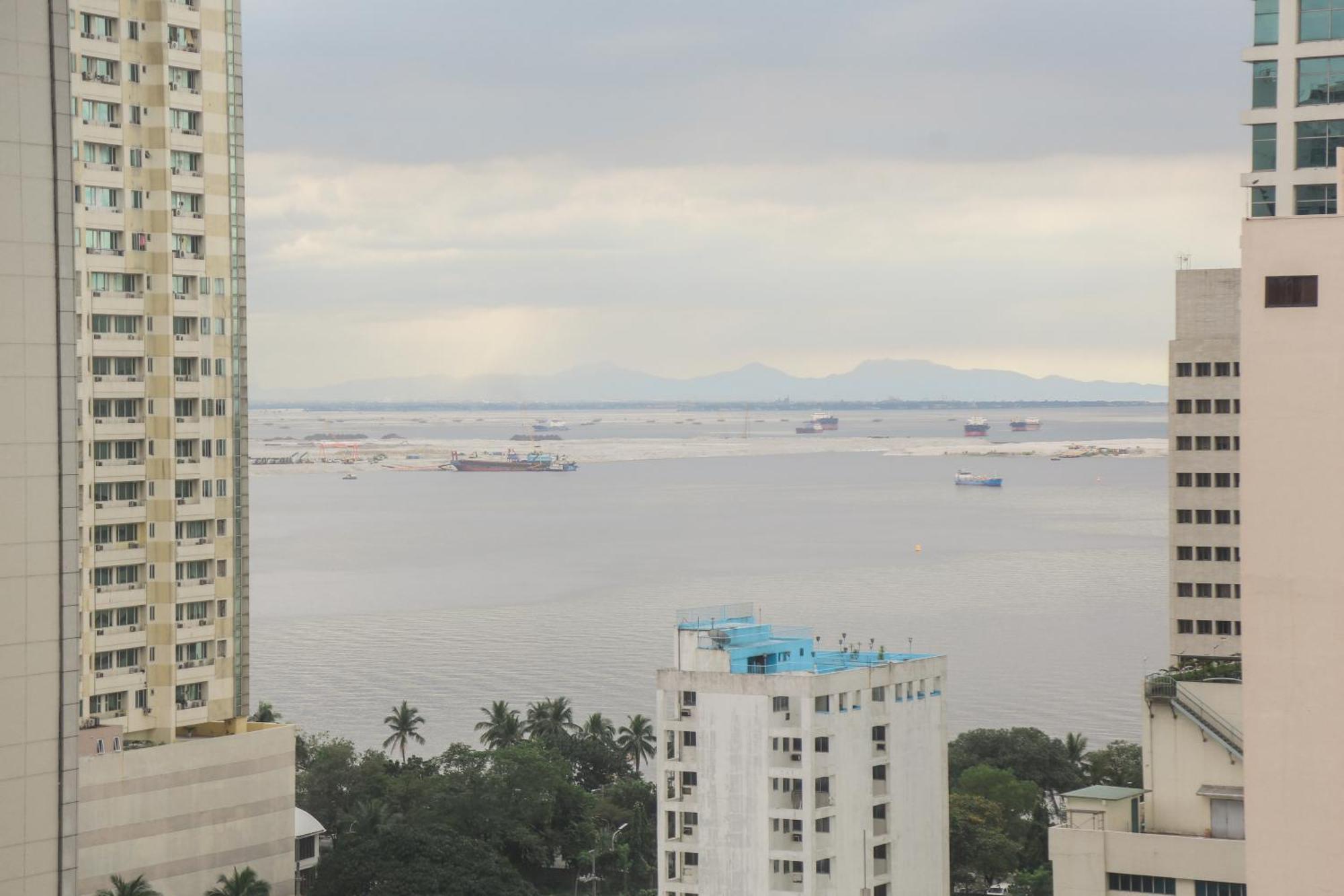 Hotel Pacific Bay Grand Manila