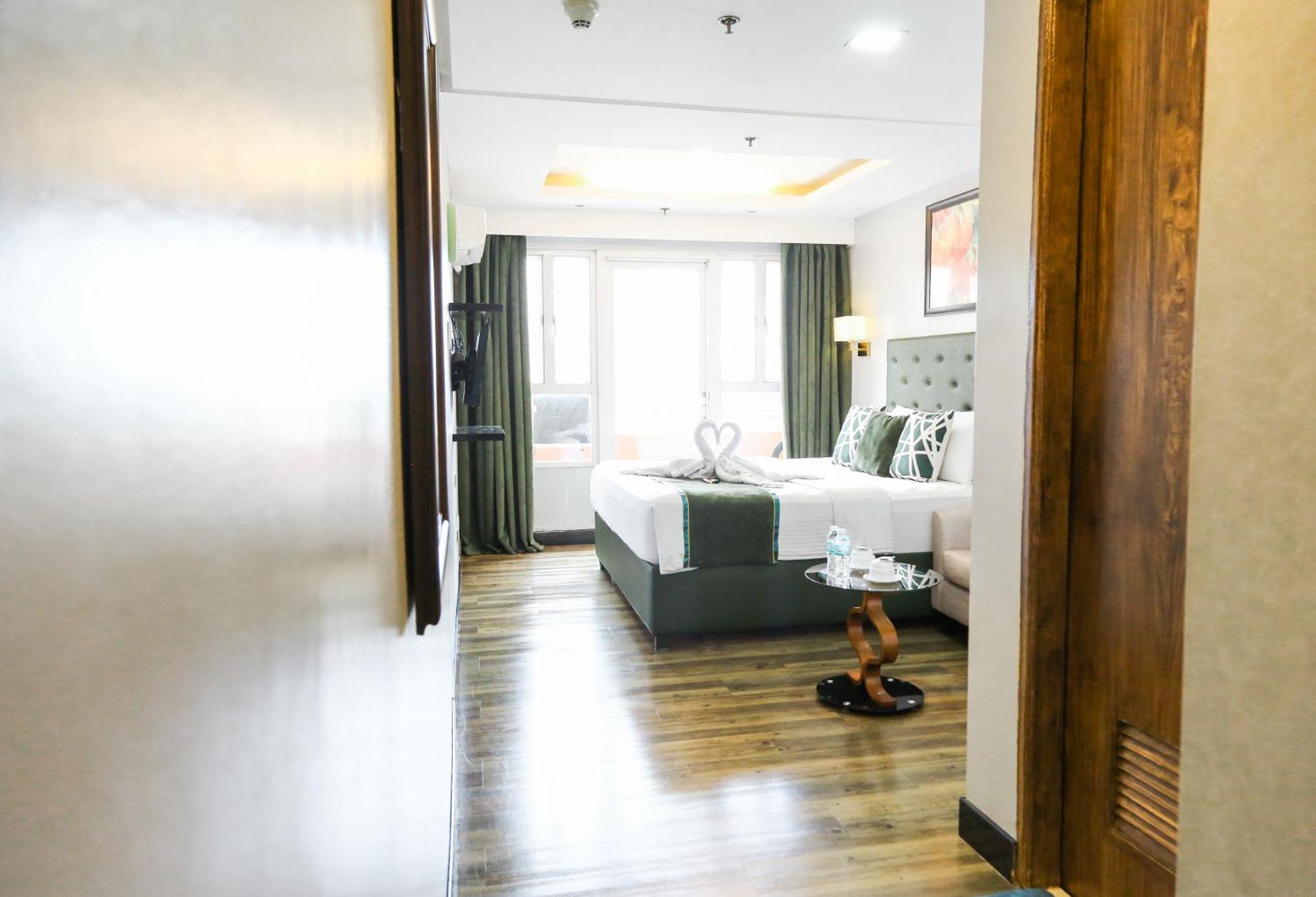 Pacific Bay Grand Hotel 3*